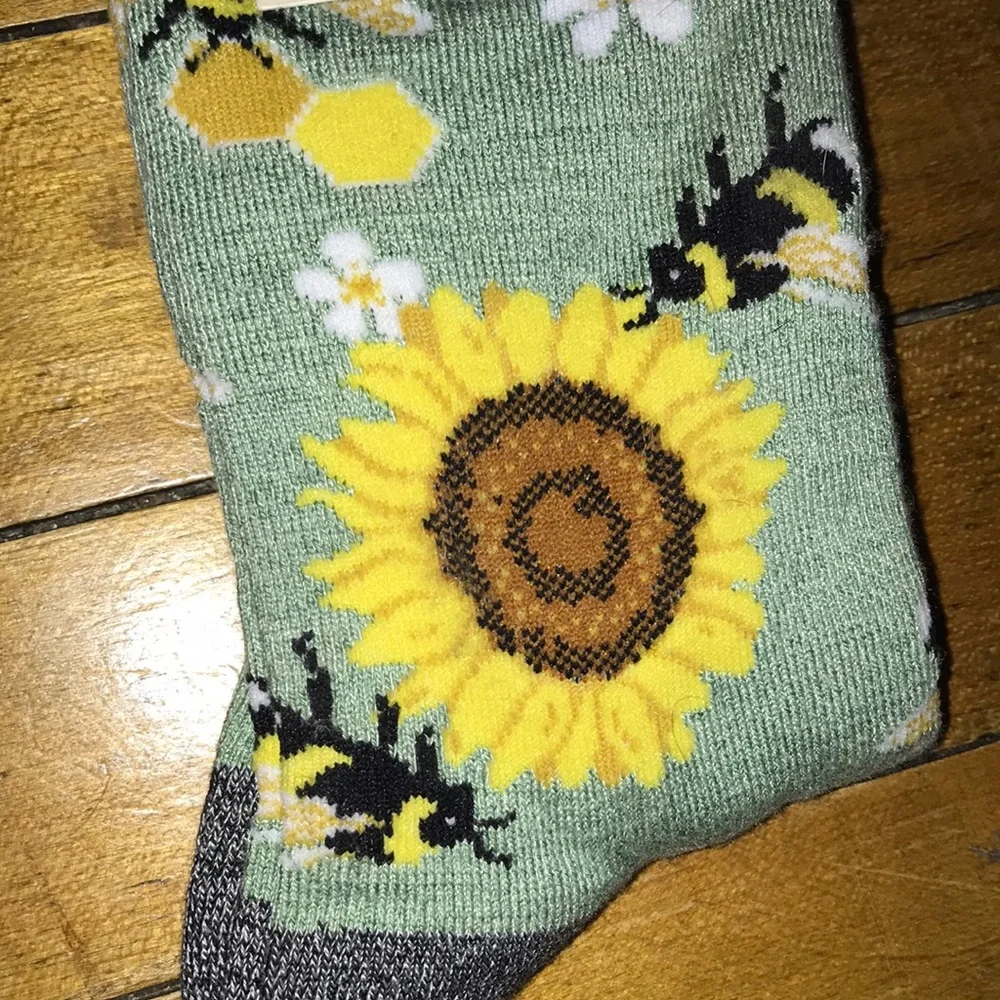 Socksmith‎ Women’s Bamboo Crew Socks - Sunflower & Bee (Green)
